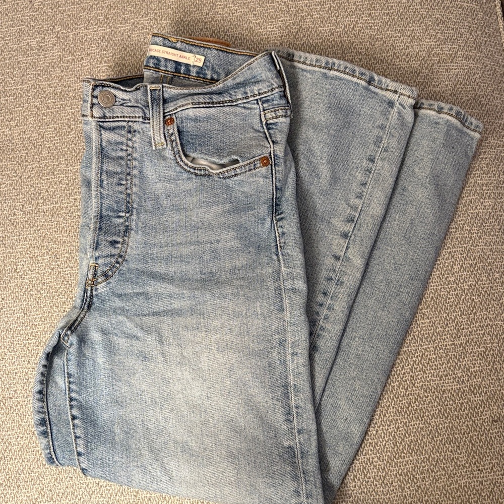 Levi's Classic Light Blue Jeans